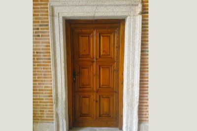 Puerta calle plafones